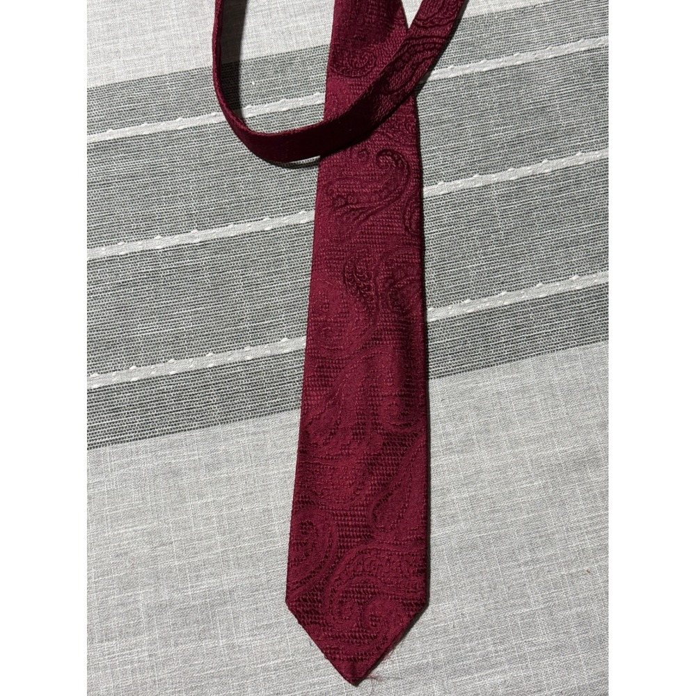 Vintage Mister Jr Stag Shop Silk Paisley Tie Burgundy Red Textured Jacquard Tie
